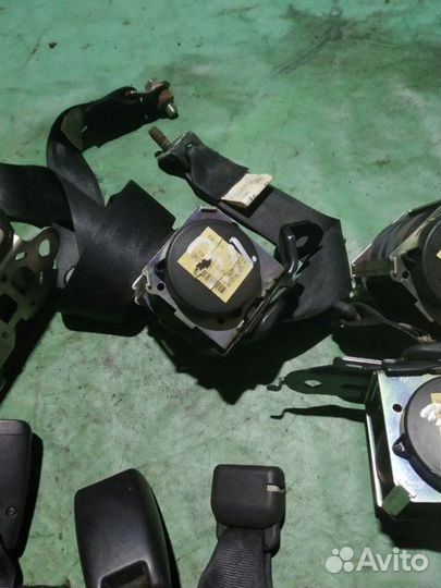 Ремень безопасности задний Mazda 3 BK