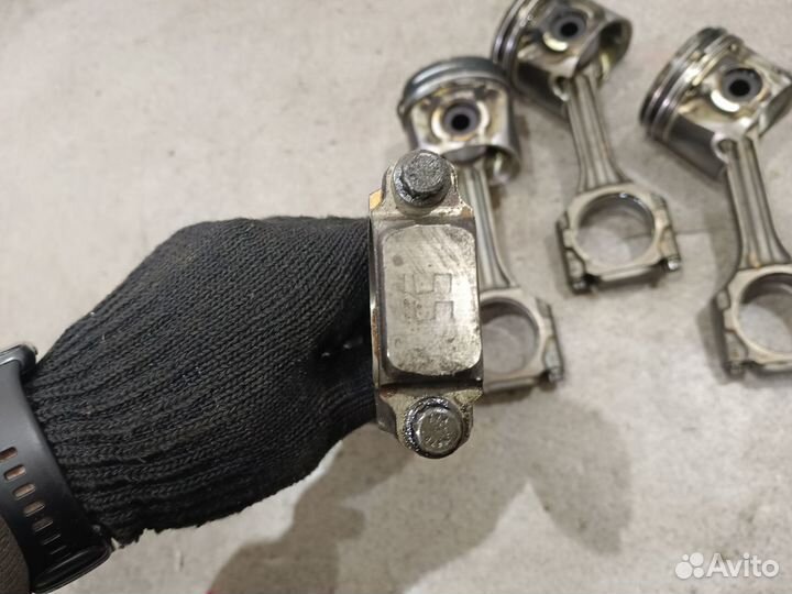 Шатун с поршнем в сборе для 1.9 TDI VW Bora G4