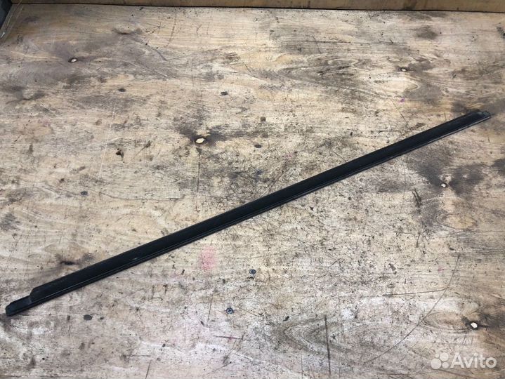 Молдинг стекла двери пер. лев. fiat Punto I купе