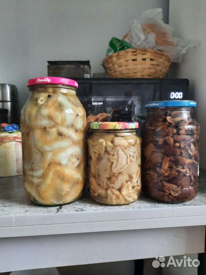 Грибы маринованные