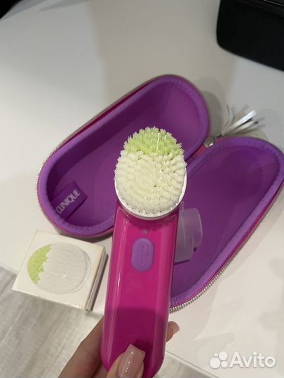 Щетка для очищения лица