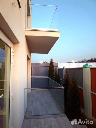 Ограждение балкона из стекла