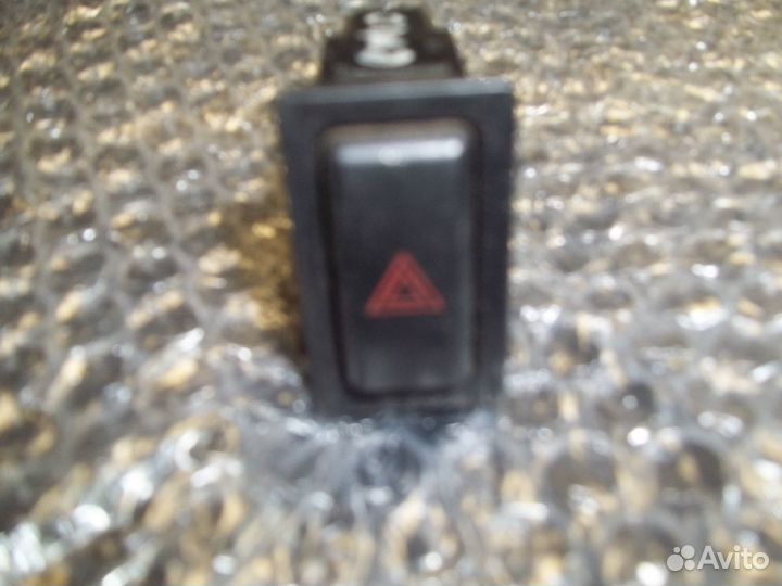 Кнопка аварийной сигнализации Мазда Демио DW