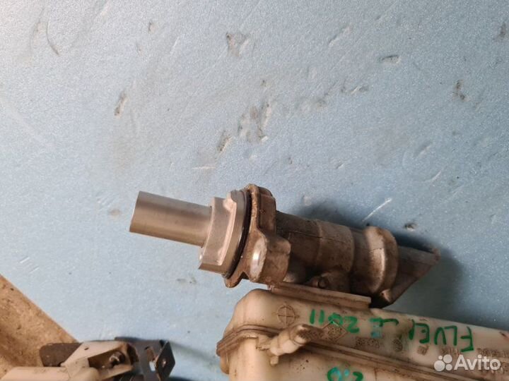 Главный тормозной цилиндр Renault Fluence седан