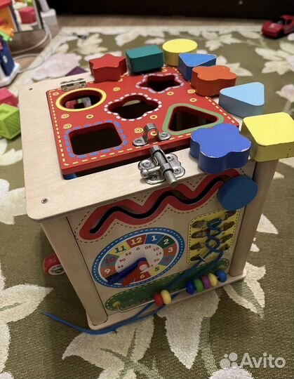 Бизиборд Alatoys Монтессори