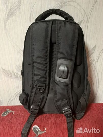 Школьный портфель (рюкзак)