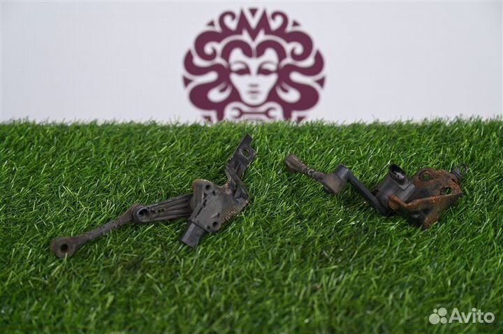 Датчик положения кузова передний левый Land Rover