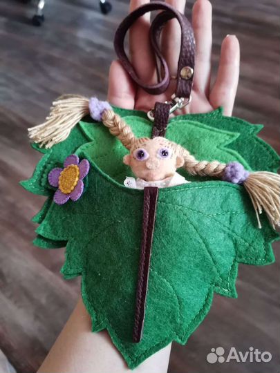Куколка Фиалка в сумочке-листике