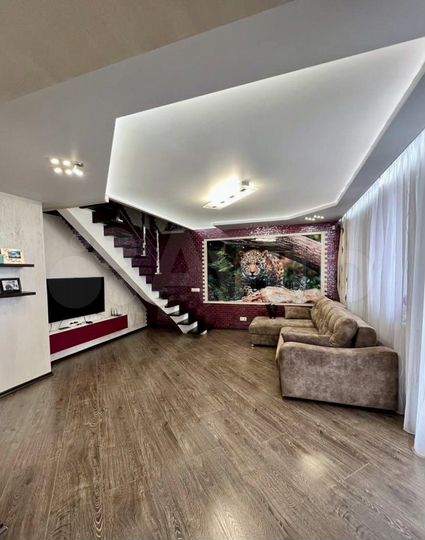 4-к. квартира, 138 м², 10/11 эт.