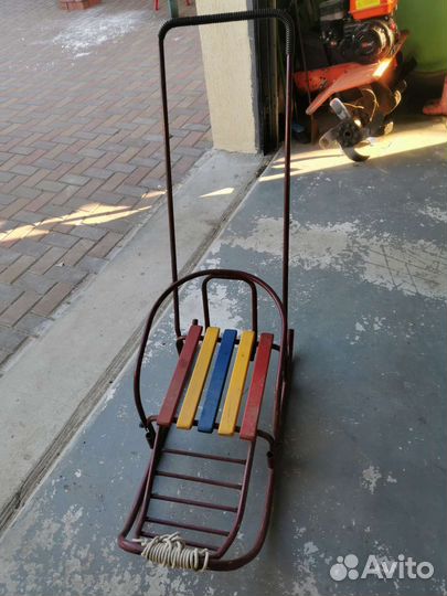 Детские санки с ручкой