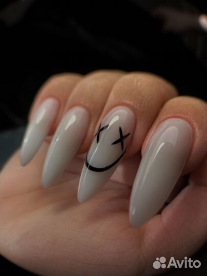 Маникюр с наращиванием