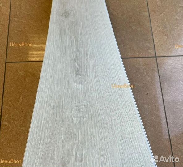 Кварцвиниловая плитка, ламинат spc