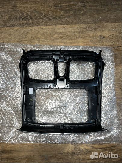Renault logan 2 рамка торпеды