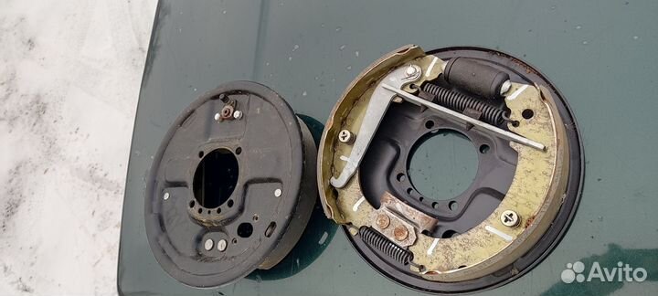 Щитки тормозные нива