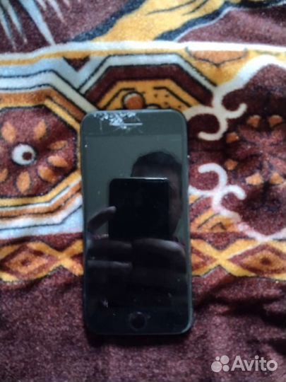Телефон iPhone 8 64 gb