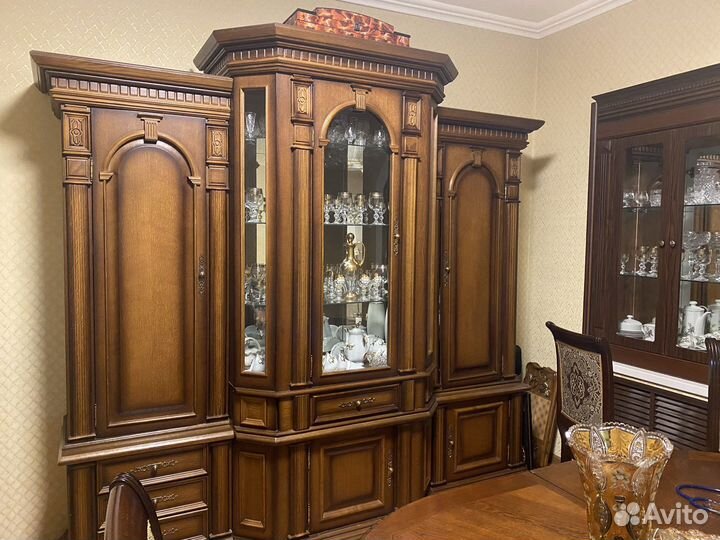 Шкаф сервант