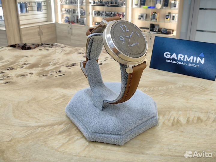 Часы Garmin Lily 2 Classic Cream Gold with Tan Lea