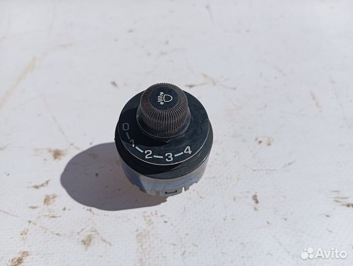 Кнопка регулировки света Mitsubishi Space Runner