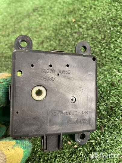 Сервопривод заслонки печки Nissan Primera p12