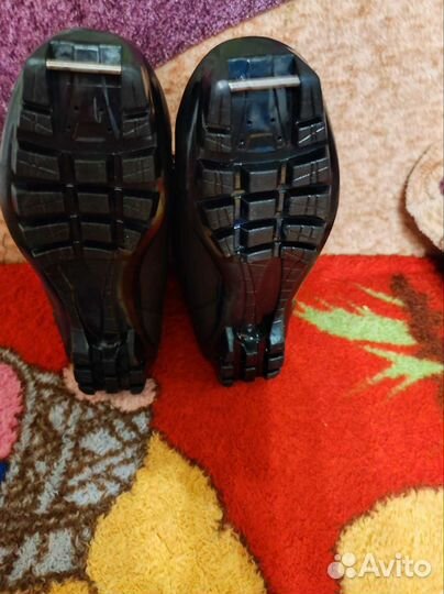 Лыжные ботинки