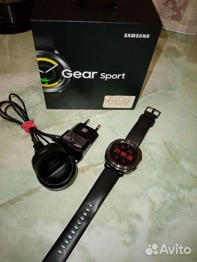 Смарт часы Samsung Gear sport
