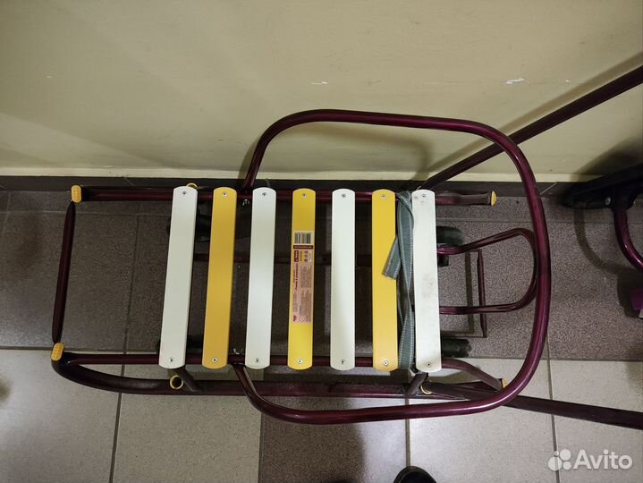 Детские санки с выдвижными колесами