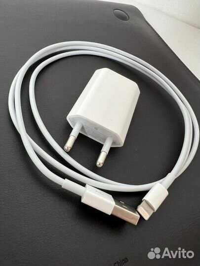 Зарядное устройство Apple