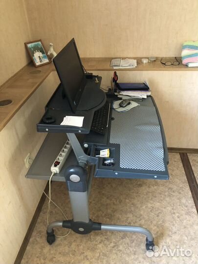 Компьютерный стол