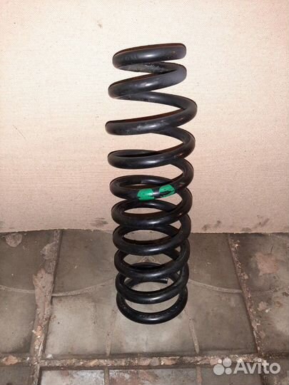 Пружина передняя