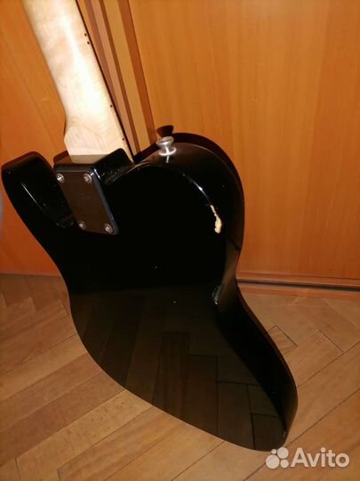 Электро гитара и бас гитары