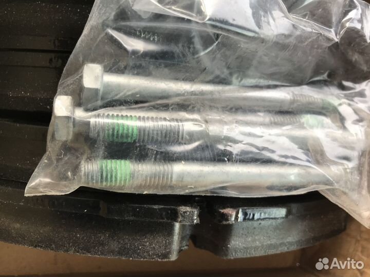 Колодки задние TRW GDB 1345 для iveco