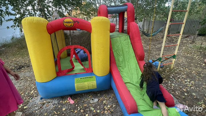 Надувной батут с горкой