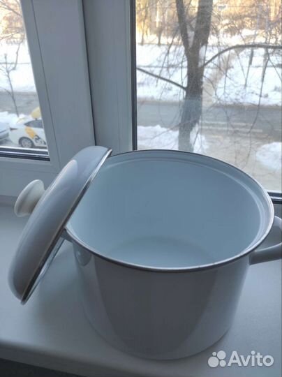 Кастрюля эмалированная в хорошем состоянии