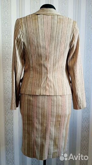 Костюм женский пиджак и юбка