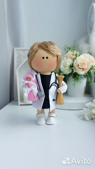 Кукла врач акушер Интерьерная кукла доктор