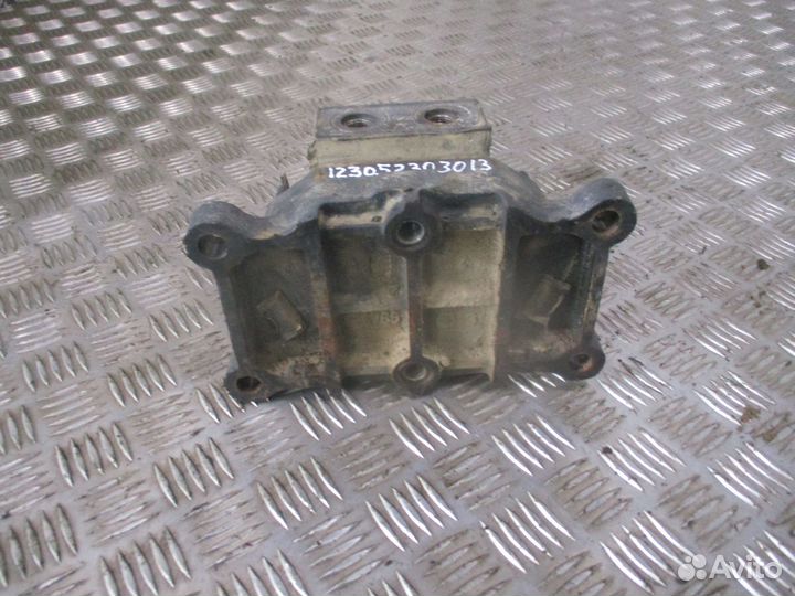 Подушка двс Mercedes-Benz A9412419713