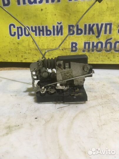 Замок двери передний правый Renault Logan