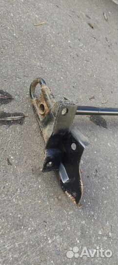 Кронштейн заднего буксировочного крюка Pajero 4