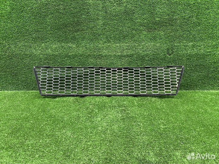Решетка бампера передняя BMW F01 F02