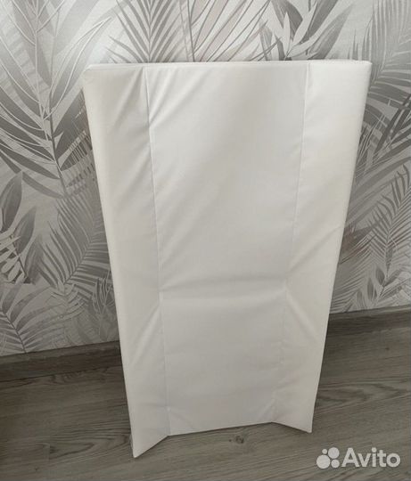 Пеленальный стол