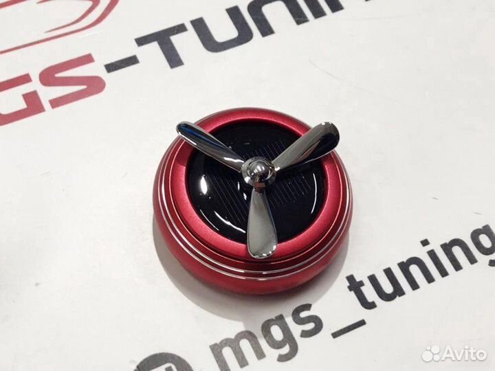 Ароматизатор на парприз в виде винта красный