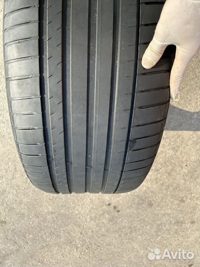 Michelin Pilot Sport 4 295/40 R21