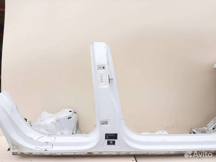 Порог со стойкой правый Skoda Karoq