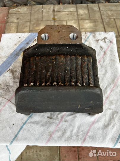 Опора задней рессоры камаз 6520-2912430-10