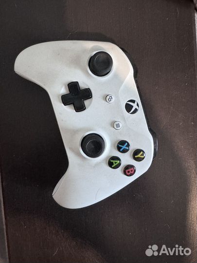 Xbox One s 2 геймпада 1tb