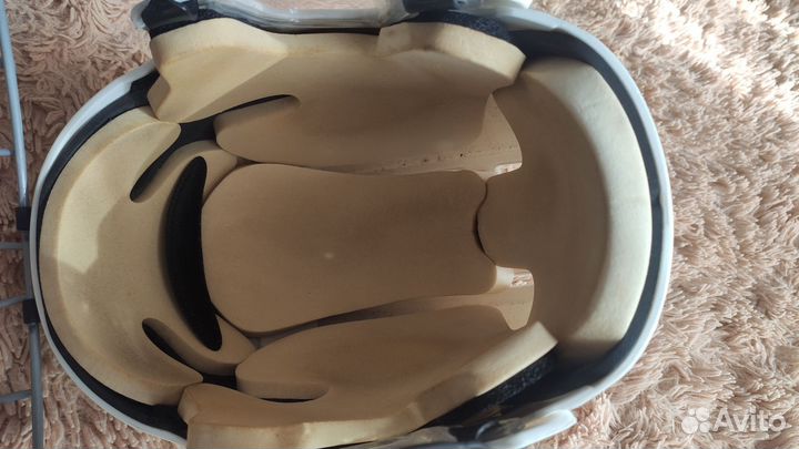 Хоккейный шлем