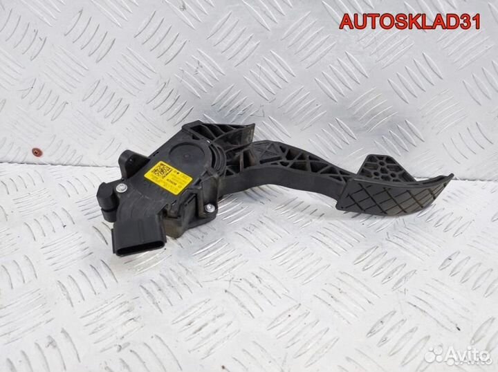 Педаль газ Skoda Rapid 1,6 CXM 6C1723503D Дизель