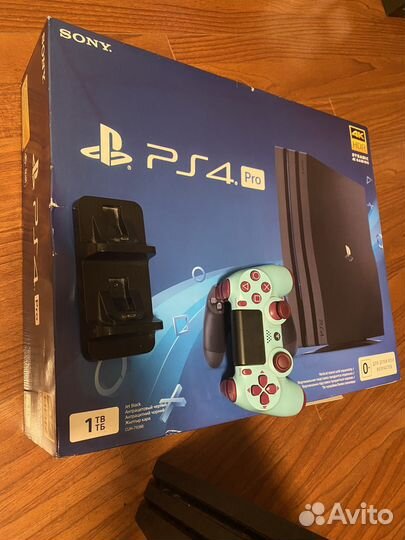 Приставка Sony PS4 Pro 1TB. CUH-7108B B01X