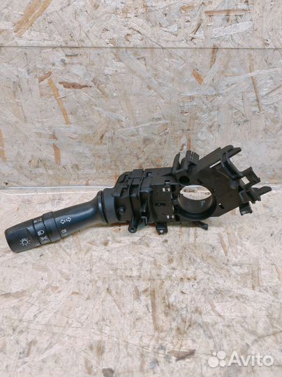 Переключатель поворотов подрулевой Kia Ceed