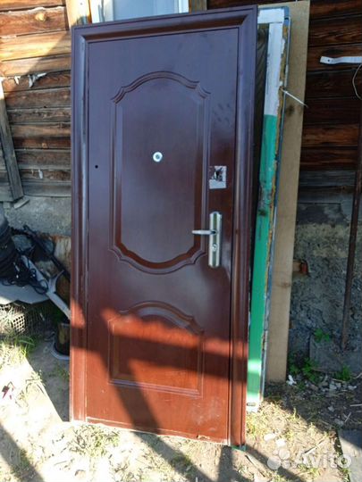 Металлическая дверь бу